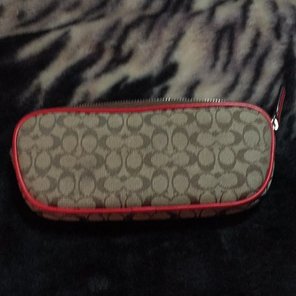 Coach - Picture 4 of 4